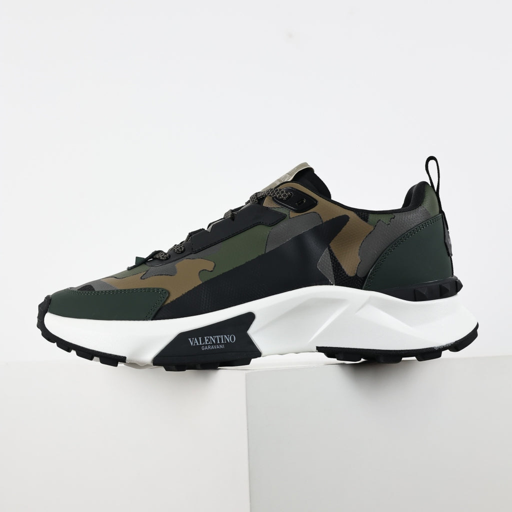 Tênis Valentino Garavani One Stud XL Camouflage