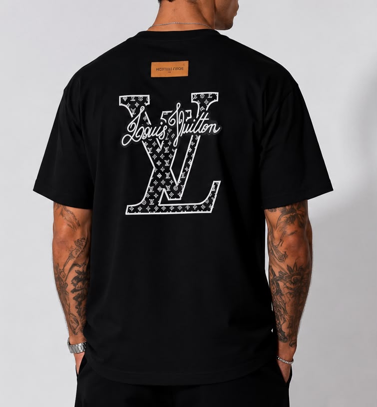 Camiseta Louis Vuitton Oversized Monogram Back Print