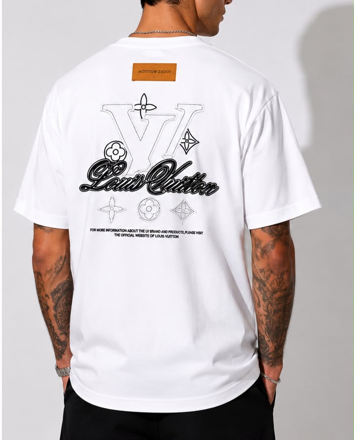 Camiseta Louis Vuitton Monogram Back Print Oversized Tee