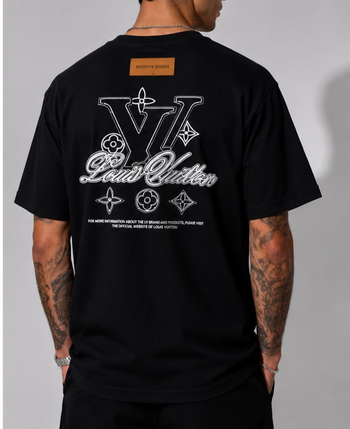 Camiseta Louis Vuitton Monogram Back Print Oversized Tee